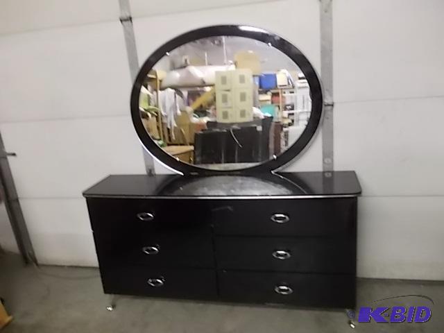 lot 44 image: Black 6-Drawer Dresser With Matching Headboar...