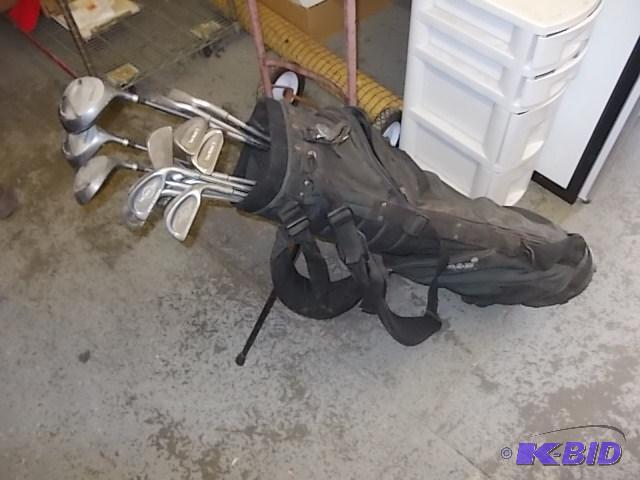lot 7 image: Golf Bag With Set Of Woods & Irons...