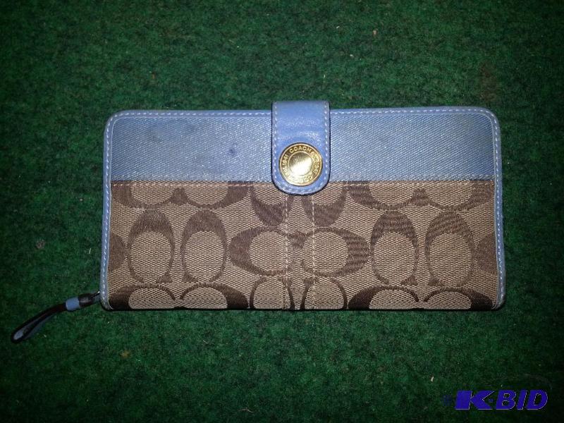 Genuine Leather Coach Wallet &nbsp...