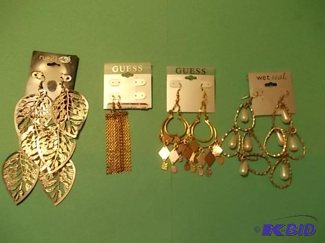 4-Pair Large&nbspPierced&nbspEarrings...