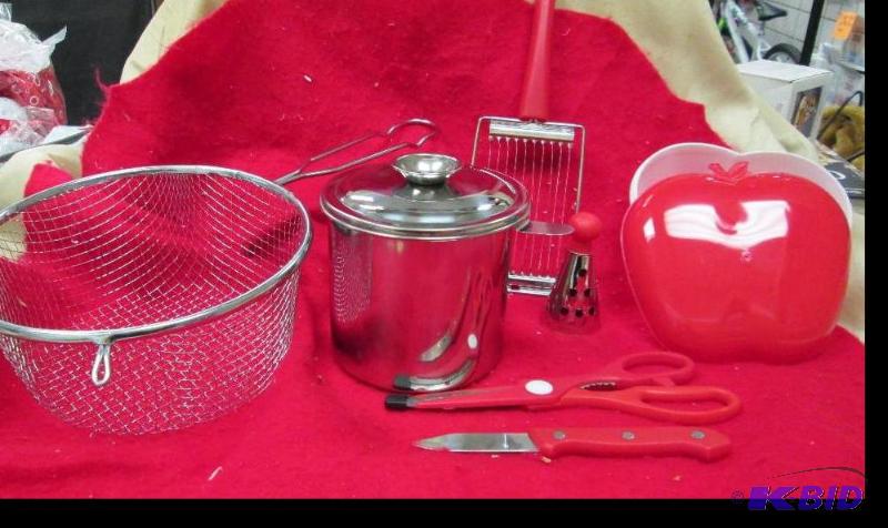 lot 106 image: 5 cup Stainless steel oil keeper, deep frying...