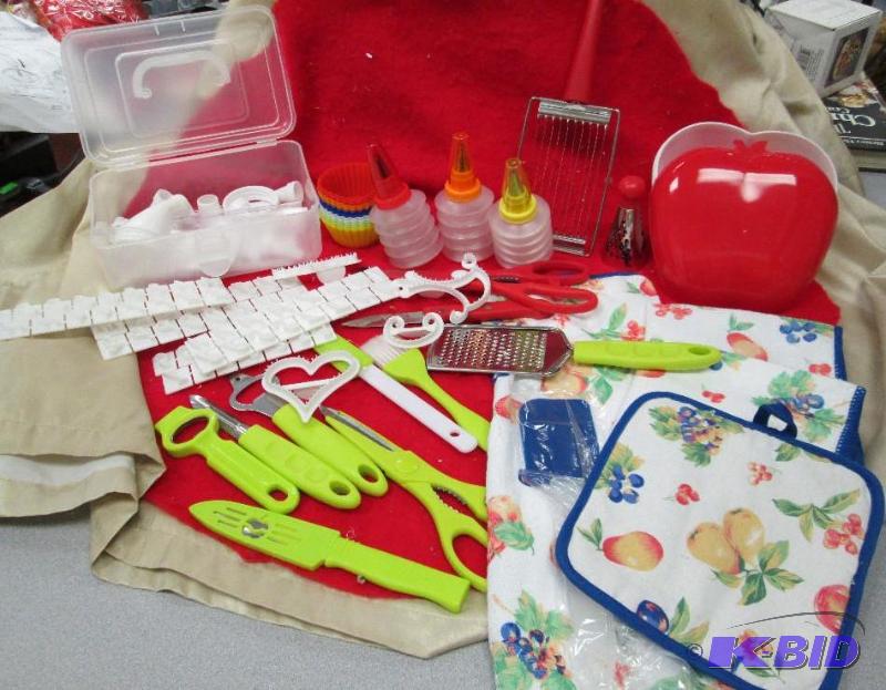lot 111 image: 100pc cake decorating set, 12 pc silicone cup...