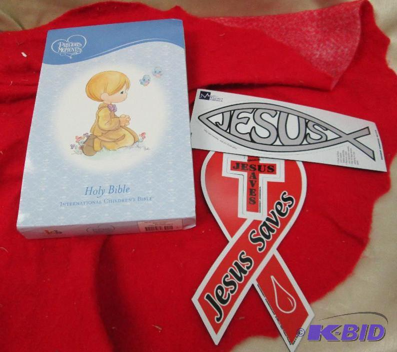 lot 141 image: Precious moments Holy Bible International chi...