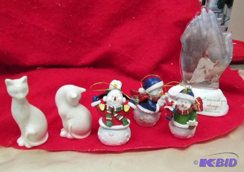 lot 173 image: Set of 3 snowman ornaments Penguin bunny and ...
