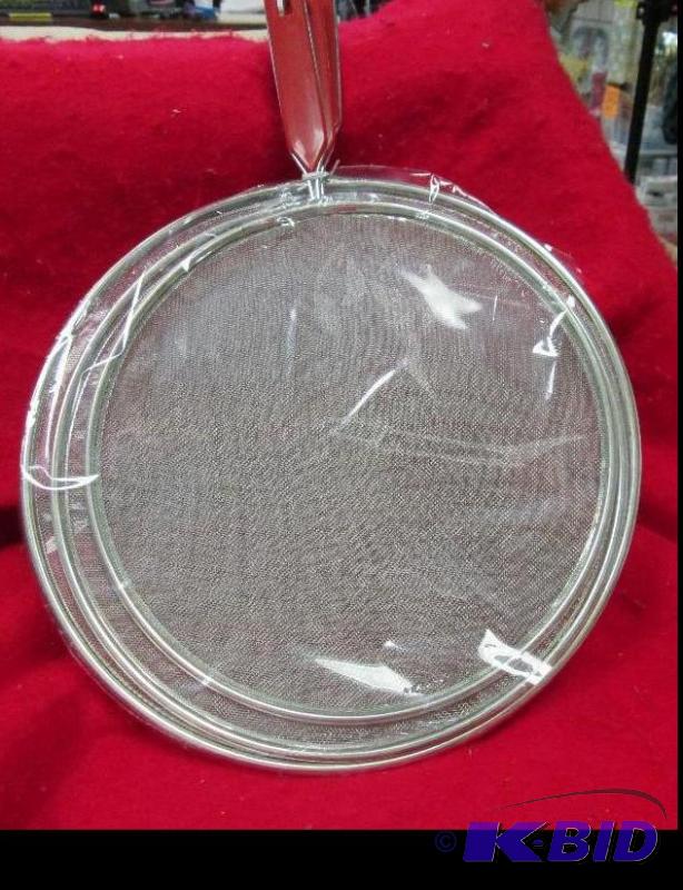 lot 175 image: Splatter shields set of 3...