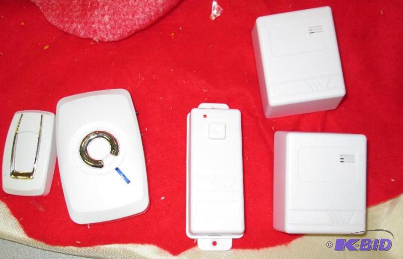 lot 205 image: Wireless doorbell set with two receivers and ...