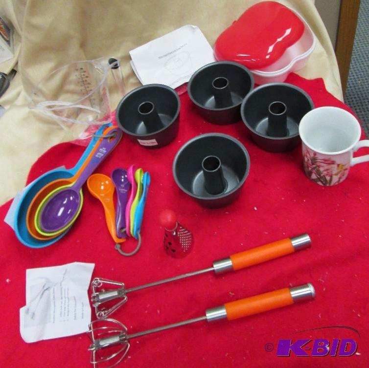 lot 30 image: 2-Ultra beater, Mini angel food cake pans set...