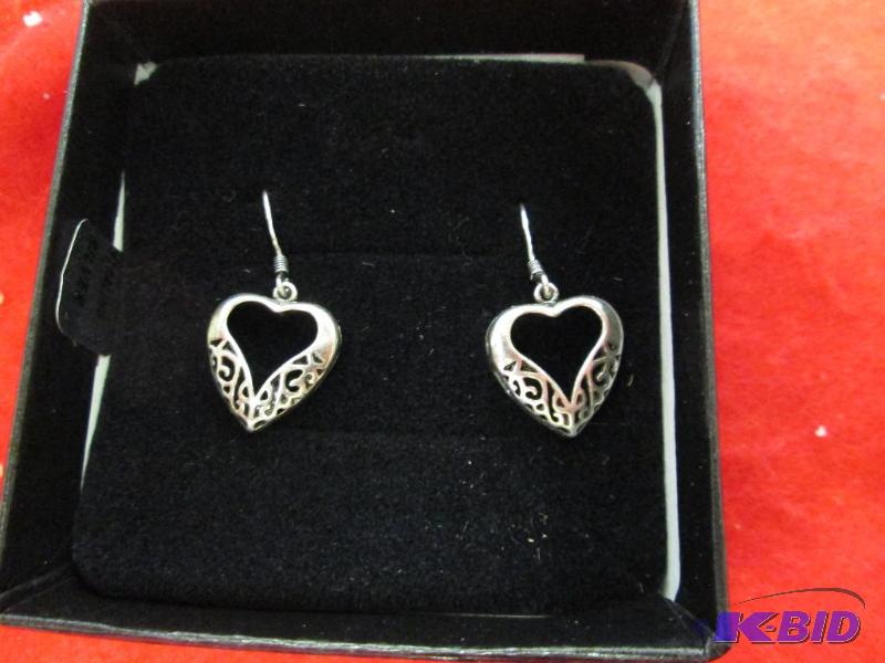 lot 60 image: Heart earing...