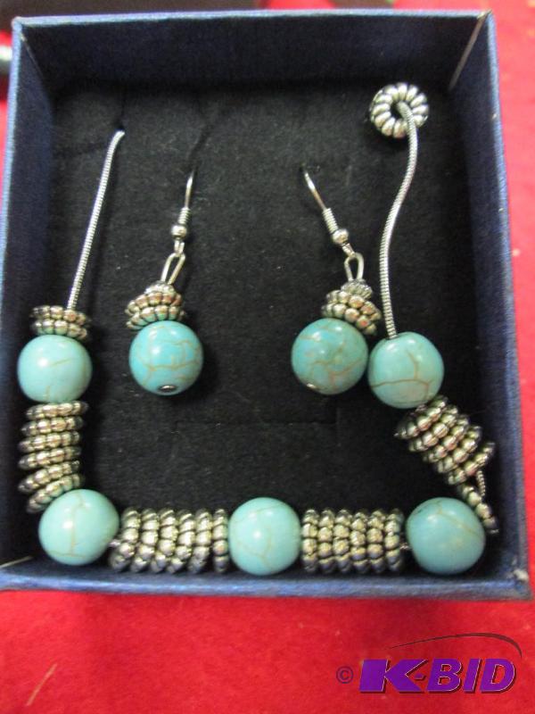 lot 80 image: Necklace and earrings...