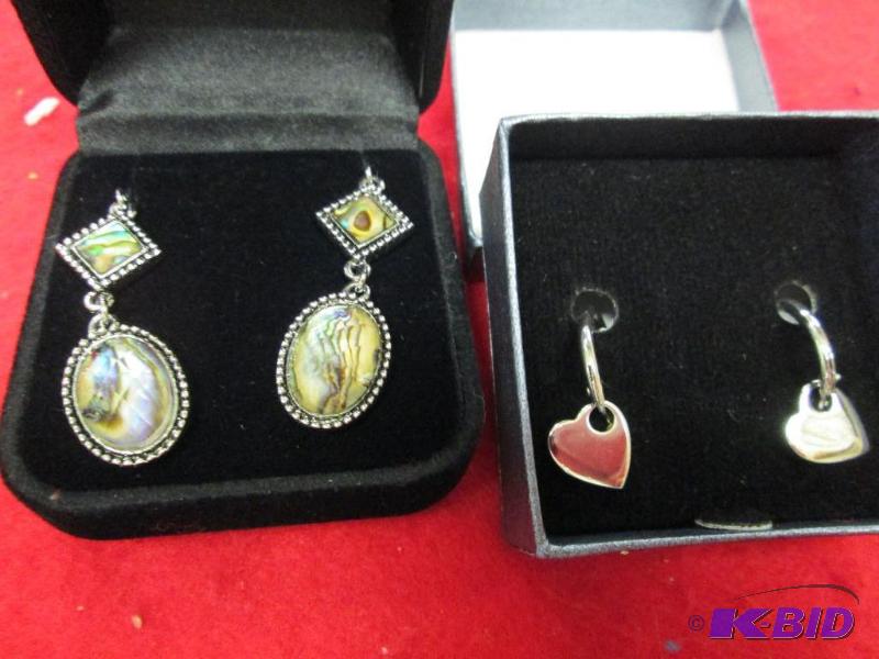 lot 82 image: Qty 2 pairs of earrings one is hearts and oth...