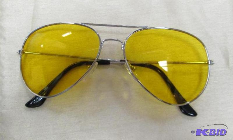lot 86 image: Night View NV glasses...