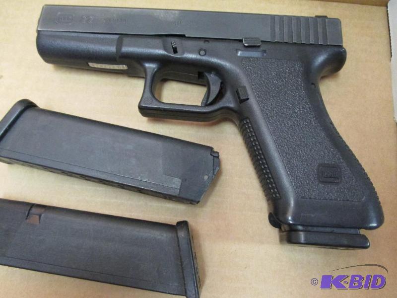 lot 20 image: Glock 22, Gen2 semi-auto pistol Caliber .40 ...