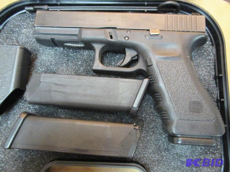 lot 22 image: Glock 22, Gen2 semi-auto pistol Caliber .40 ...