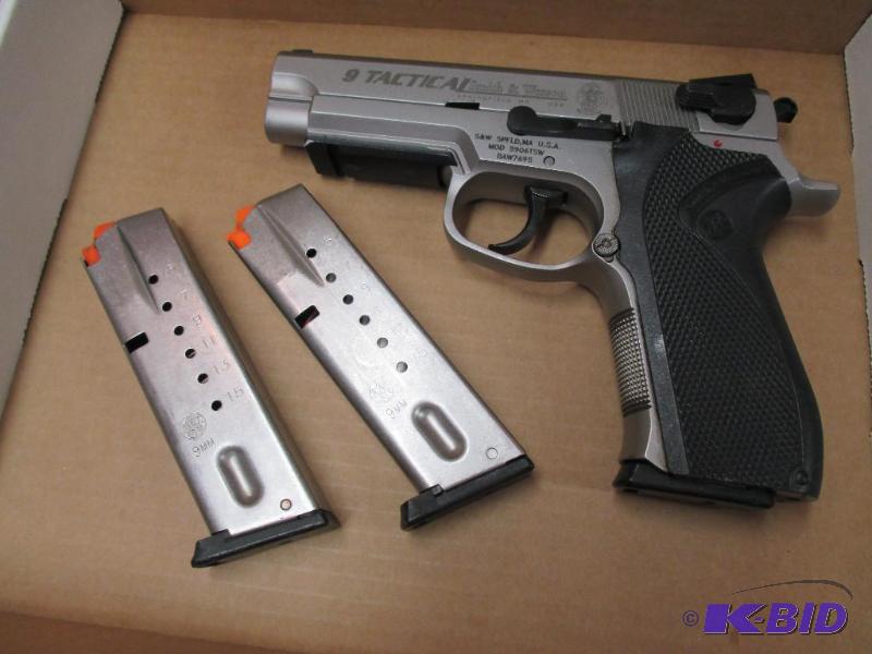 Smith and Wesson 5906TSW semi-auto pistol