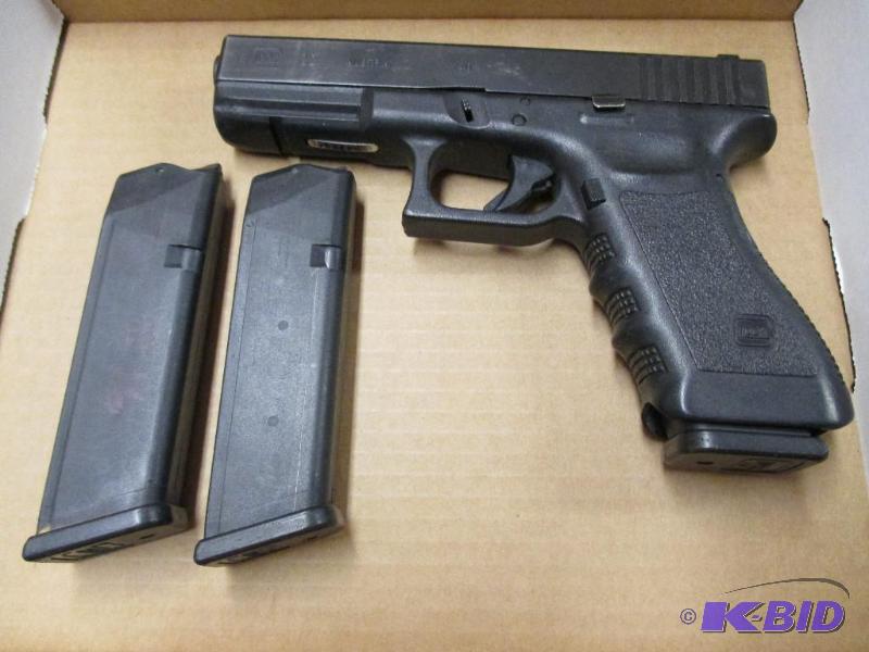 Glock 22 Gen 3 semi-auto pistol, Caliber .40...