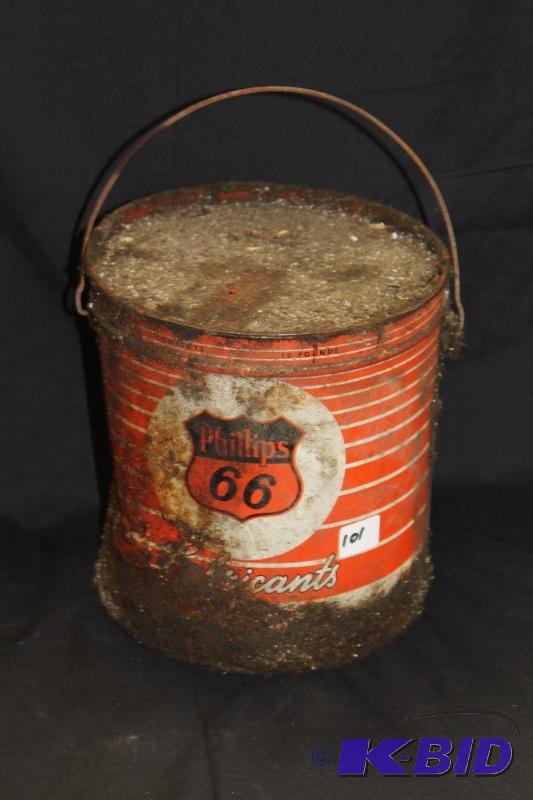 lot 101 image: Vintage Phillips 66 1 Gallon Can ...