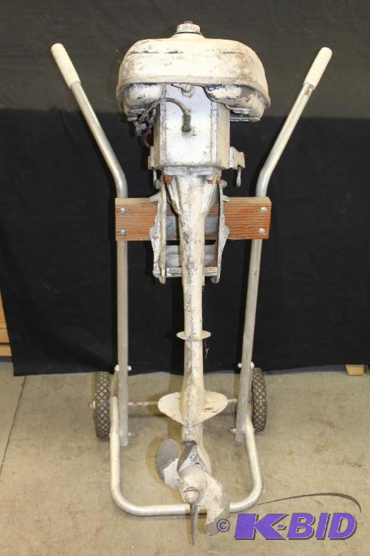 lot 123 image: Vintage Hiawatha Boat Motor, engine is stuck...