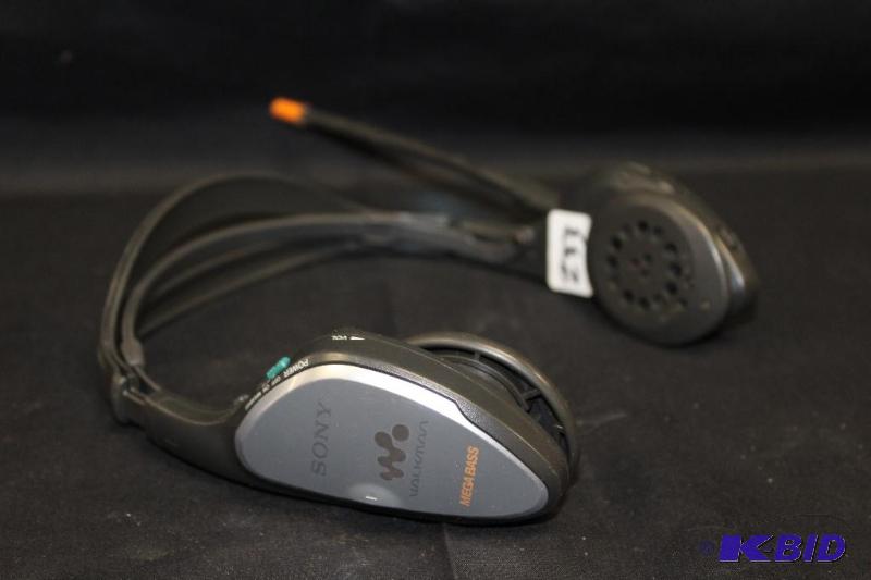 lot 233 image: SONY Walkman Radio Headphones, tested and wor...