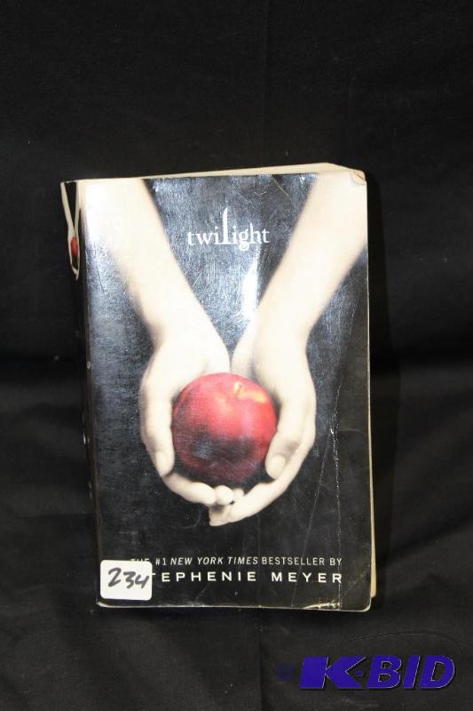lot 234 image: twilight&nbspbook ...