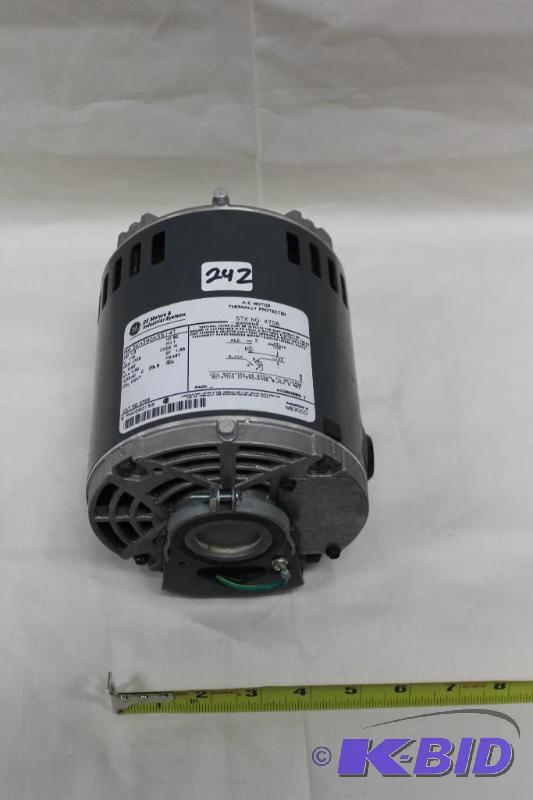 lot 242 image: New GE 13 hp electric motor ...