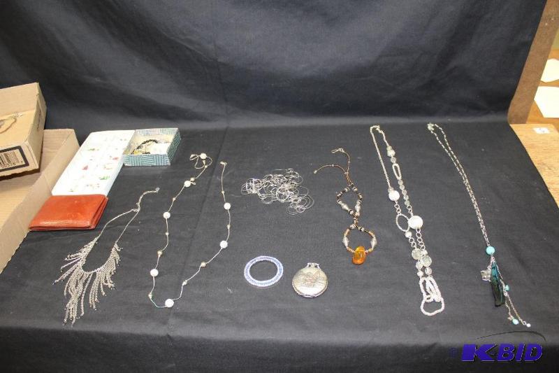 lot 245 image: Costume Jewlery ...