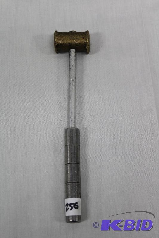 lot 256 image: Very Nice Vintage Machinists Brass Hammer...