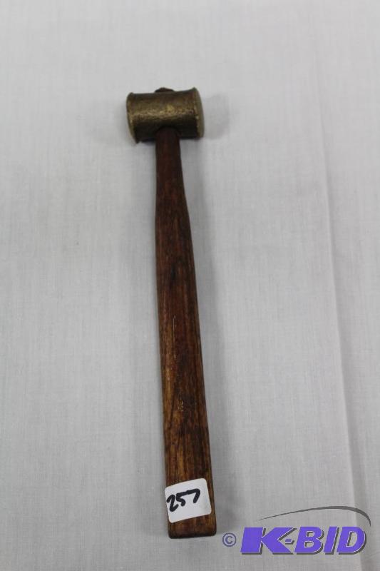 lot 257 image: Very Nice Vintage Machinists Brass Hammer...