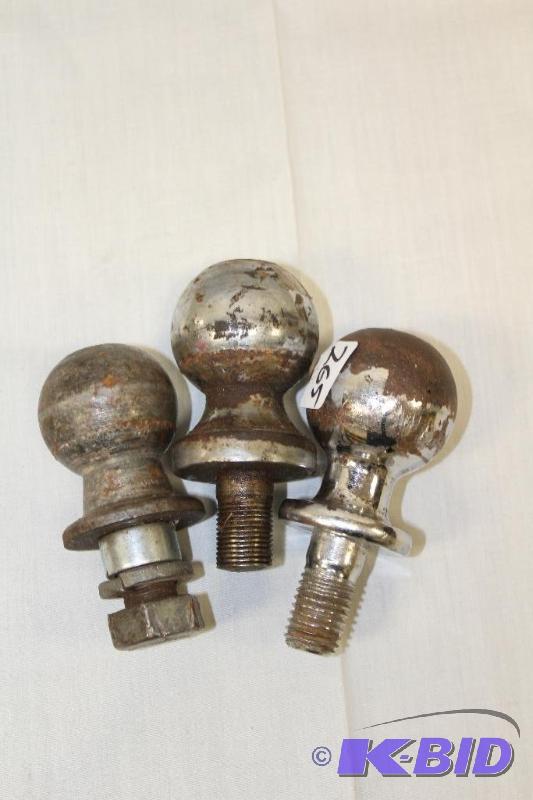 lot 265 image: Balls
