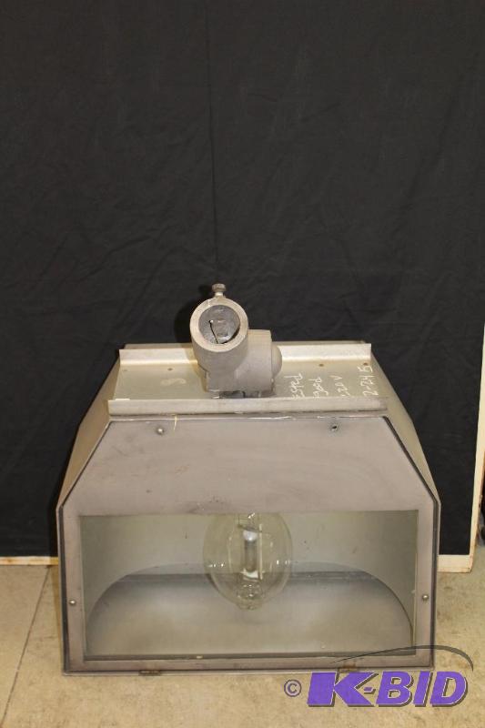 lot 29 image: Large 220v parking lot flood light, tested an...