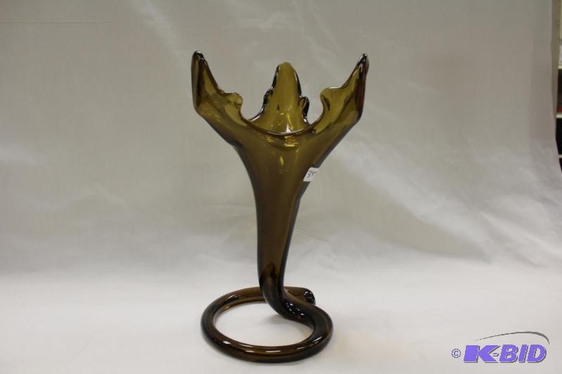 lot 351 image: Hand Blown Art Glass Vase ...