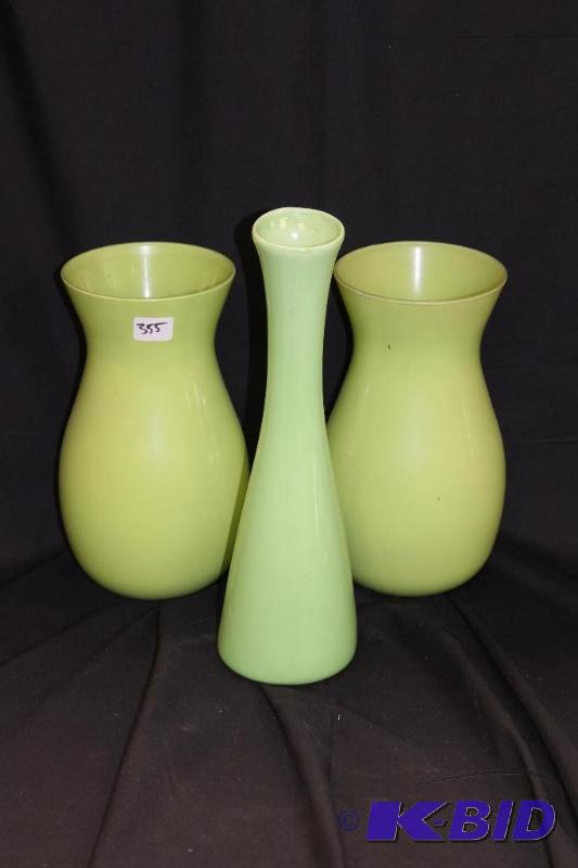 lot 355 image: Vintage Green Glass Vases ...