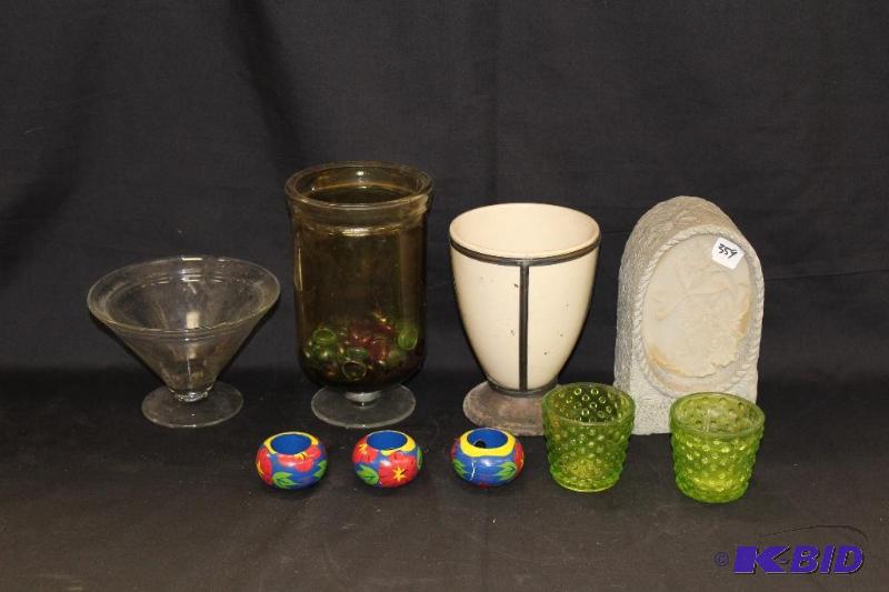 lot 359 image: Assorted Vases, etc.. ...
