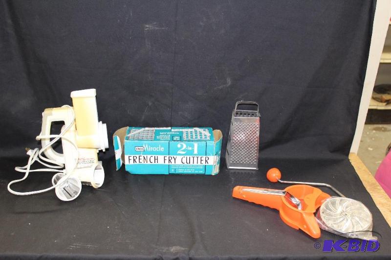 lot 369 image: Assorted Kitchen Wares ...