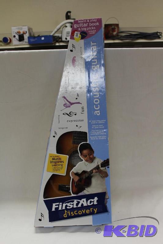 lot 385 image: Kids Guitar ...