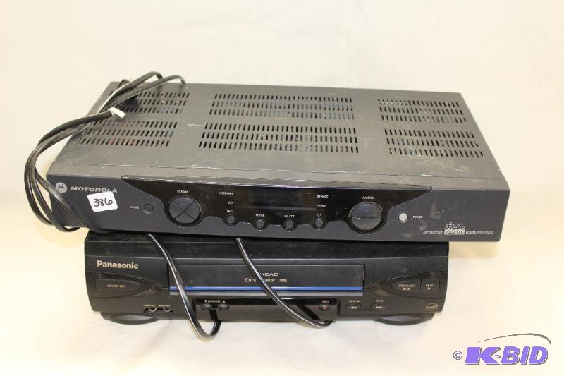 lot 386 image: VHS Player and Cable Box ...