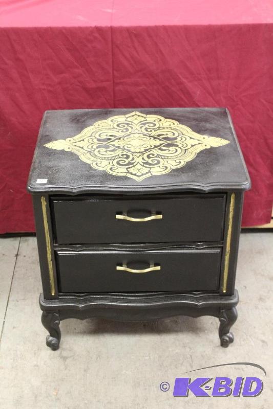 lot 4 image: Hand Painted End Table ...