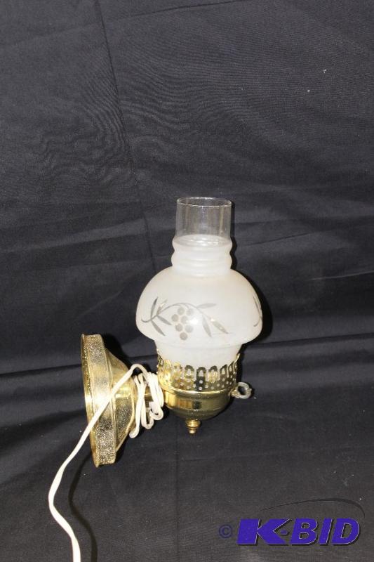 lot 50 image: Wall Sconce, tested and works fine ...