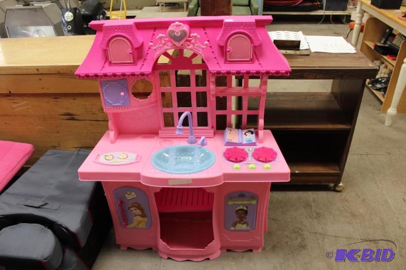 lot 6 image: Disney Snow White Kitchen Cupboard ...