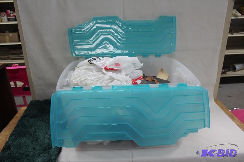 lot 64 image: Large tote with assorted items ...