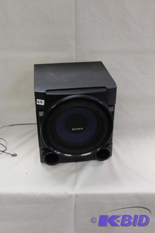 lot 69 image: Sony Powered Subwoofer ...