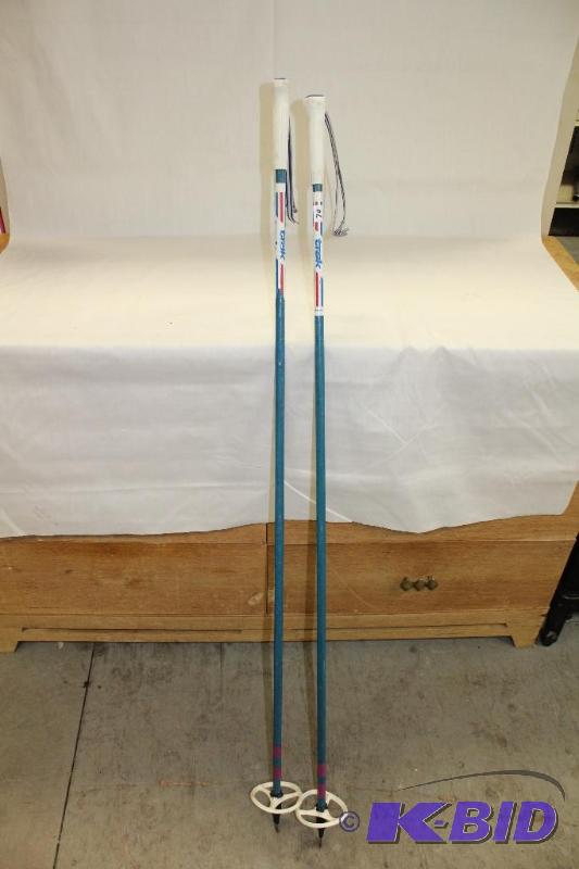 lot 70 image: Ski Poles ...