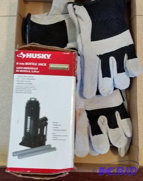 lot 15 image: 6 Ton Bottle Jack and 3 pairs Men s Heavy Duty Gloves
