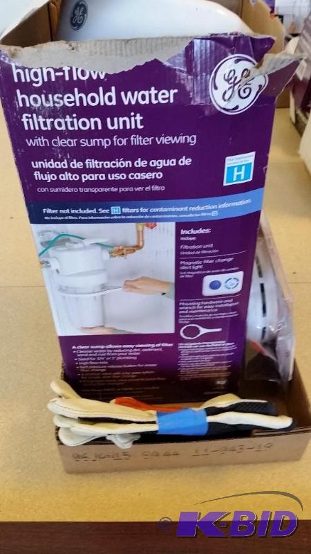 lot 17 image: GE Water Filtration system  Gloves  Kiddie Smoke detector   Gloves