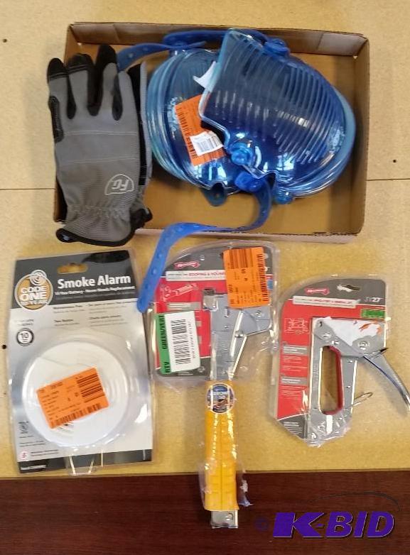 lot 7 image: Gel Knee Pads  Smoke detector  Heavy Duty Staple Hammer Tacker  Staple Gun 
