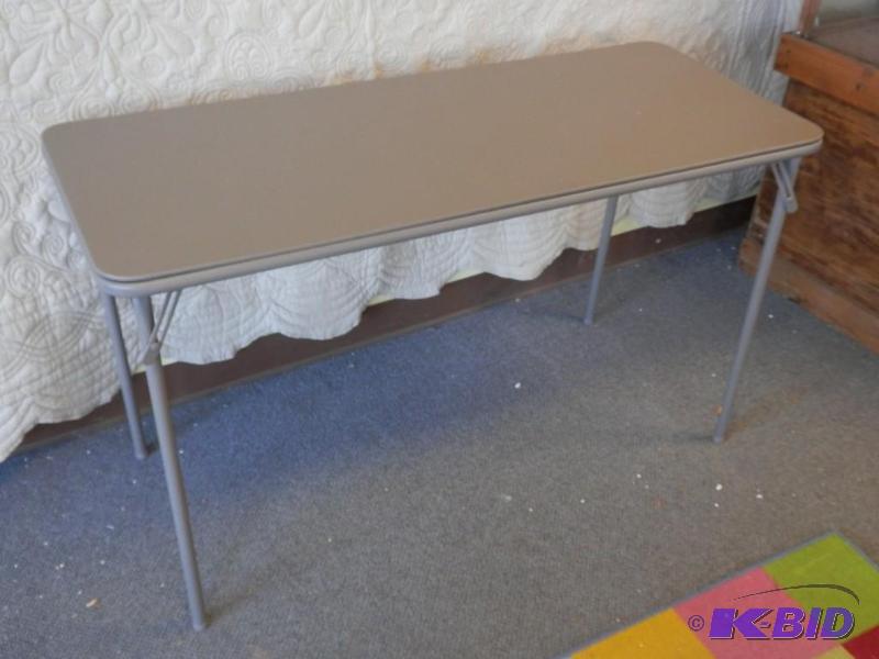 folding table