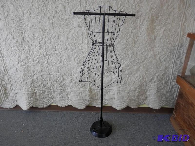 clothing display form