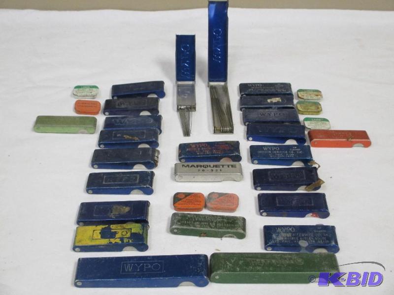 Lot of tip cleaners and flints