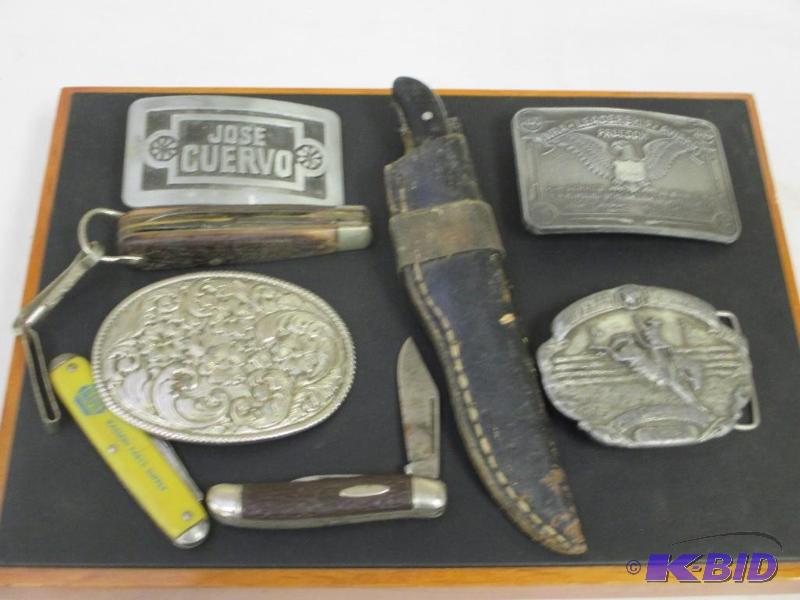 Lot of belt buckles and knives