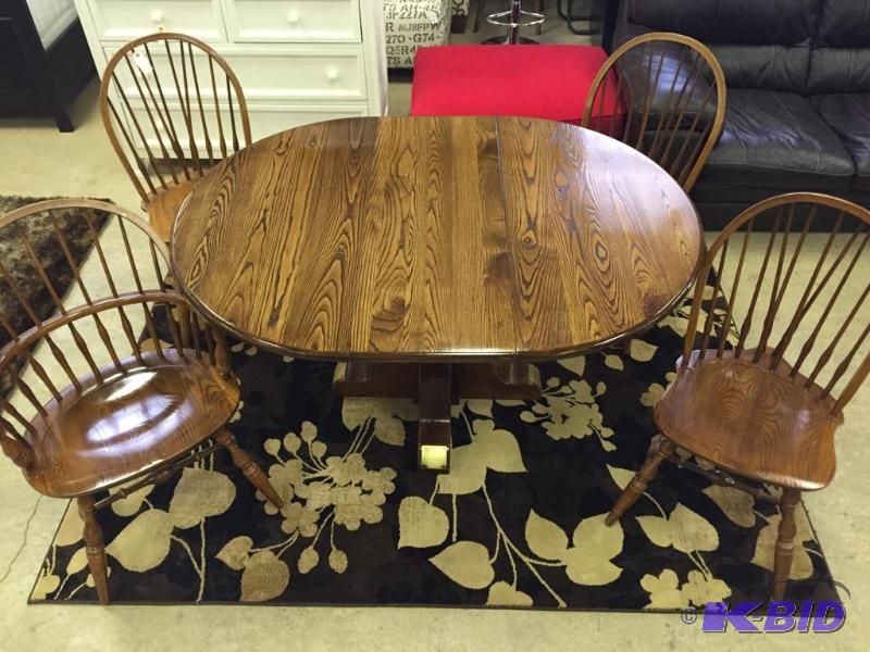 Nichols & Stone Co. Oak Pedistal Table