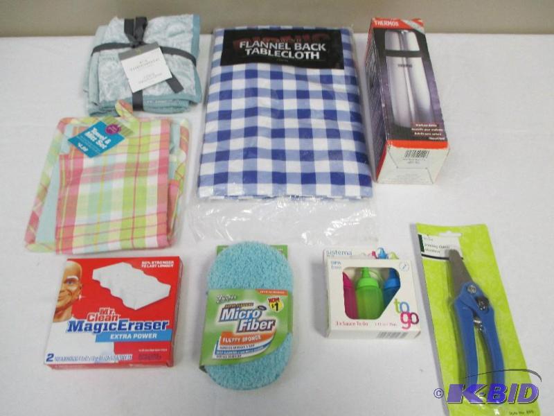 Lot of Kitchen Items
